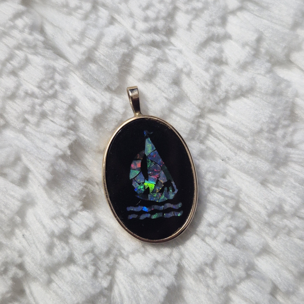 Vintage 14k Gold Onyx Sailboat Pendant - Picture 3 of 10